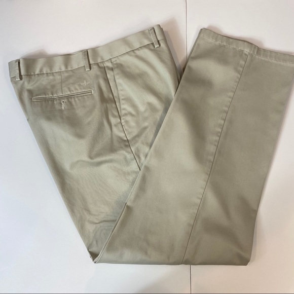 Dockers Classic Fit Khakis 38 X 34 - Picture 1 of 6